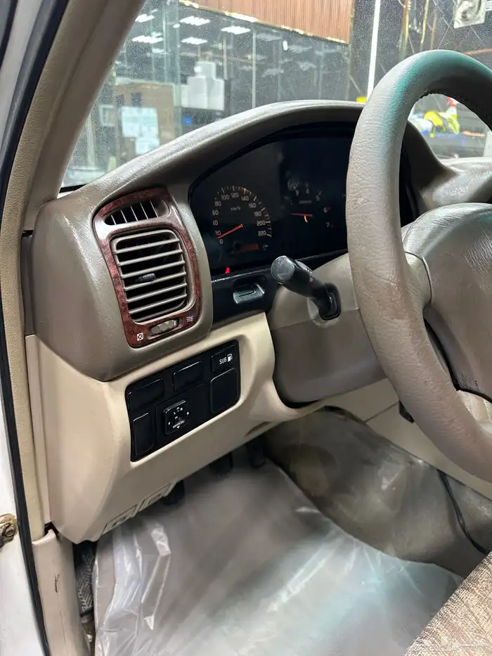 لاندكروزر 2001 نظيف جدا 32