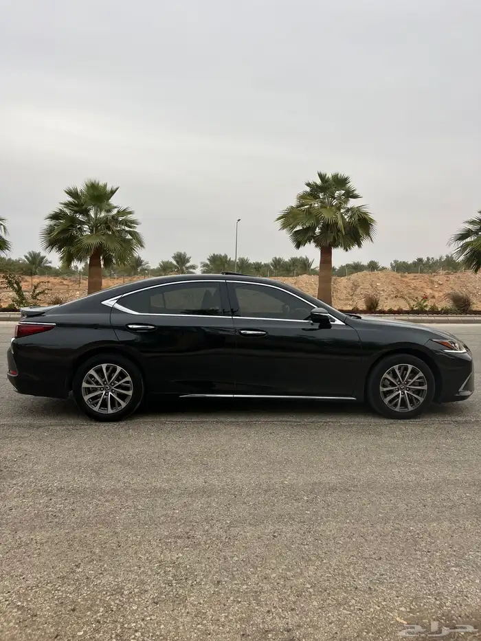 لكزس 350 موديل 2024 3