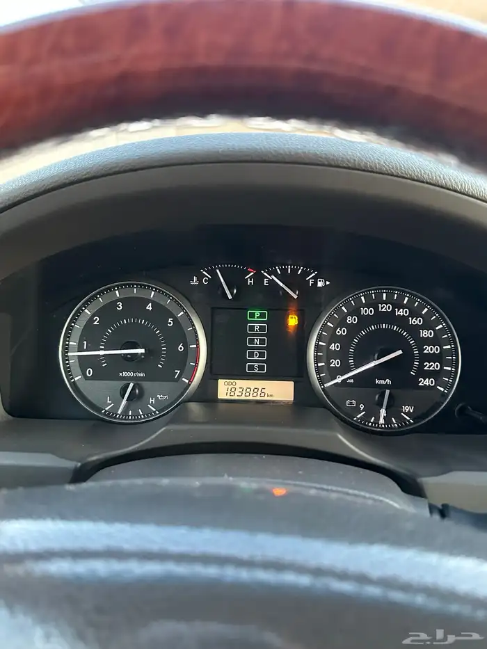 لاندكروزر صالون 2014 بريمي للبيع 10