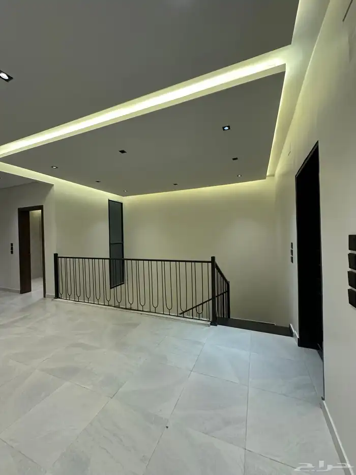 للبيع روف دور علوى وملحق بحى الوسام خميس مشيط 23