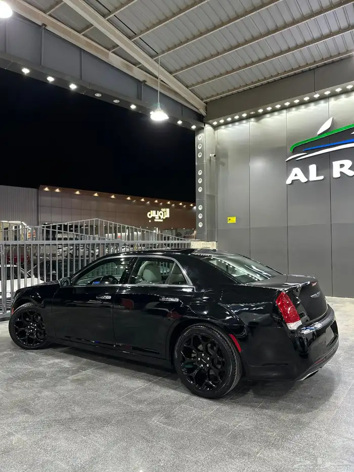 كرايسلر C300 نص فل 2021 هيمي V8 5.7 معرض(الرشيدي) 5