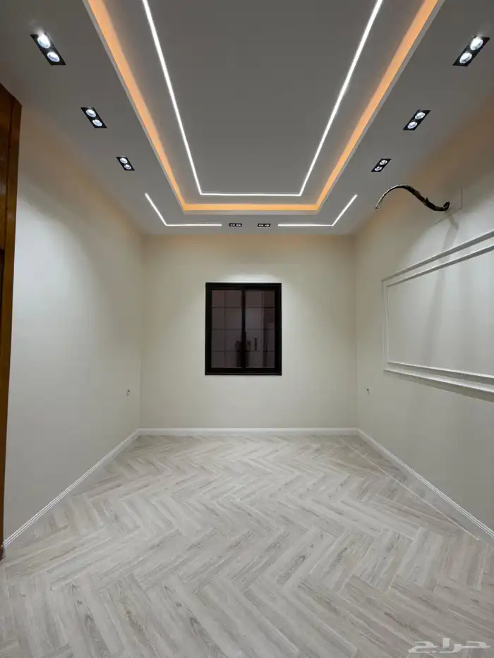 للبيع شقق ارضيه ببايكة سيارة وشقق علويه ف حي الموسي 30