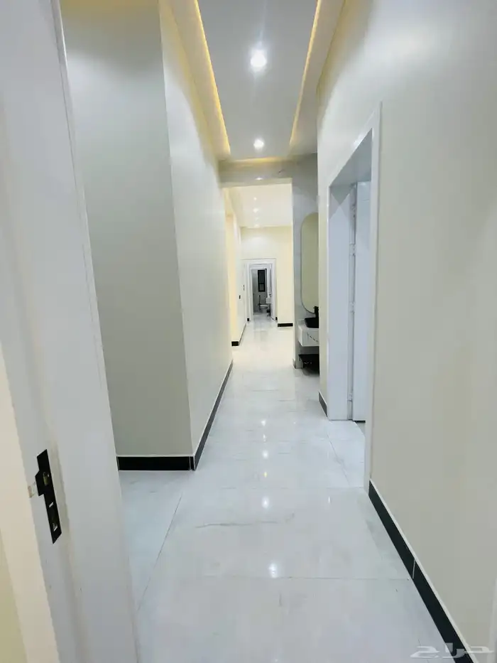 للبيع شقق تمليك ارضي بحوش مدخل سياره 6 غرف بسعر 580 الف 8