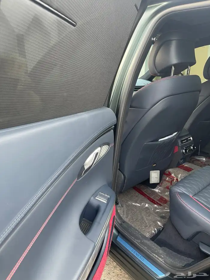 جنسس رويالGV70 12