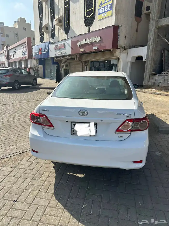 كورلا موديل 2013 خالية من الحوادث مكينة وجير على الشرط 6