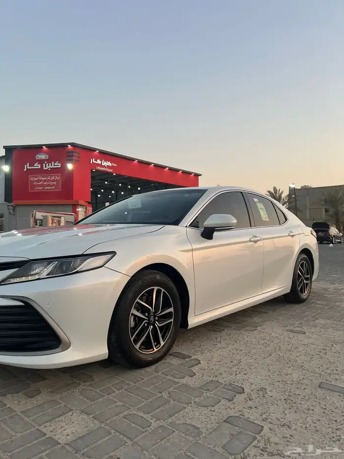للبيع كامري 2024 LE مطور ( بنزين ) 2