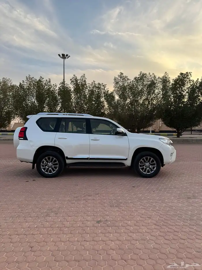 برادو 2018 فطيمي فل كامل فتحة دوفلك ثلاجة نظيف جدا 10