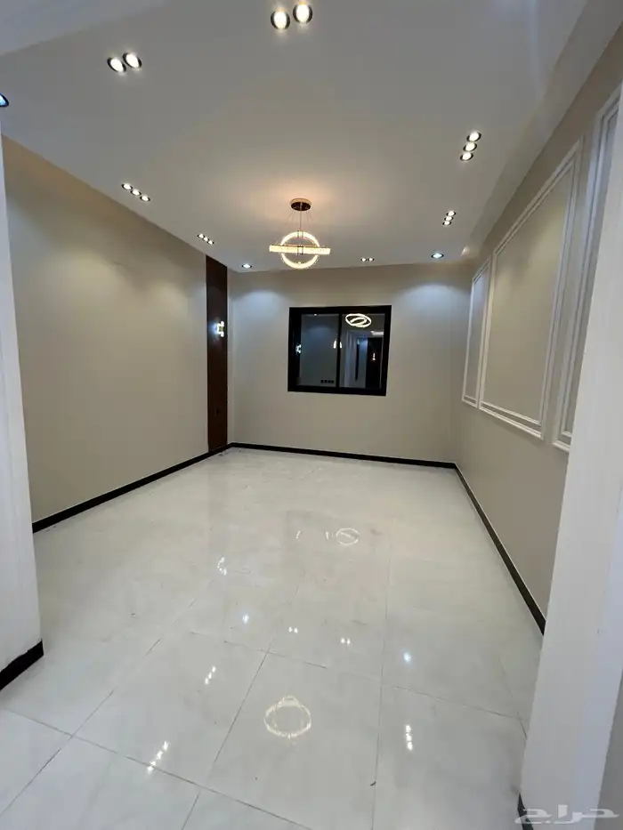 للبيع ادوار ارضي بحوش وارواف علويه بملحق دره الموسي 7