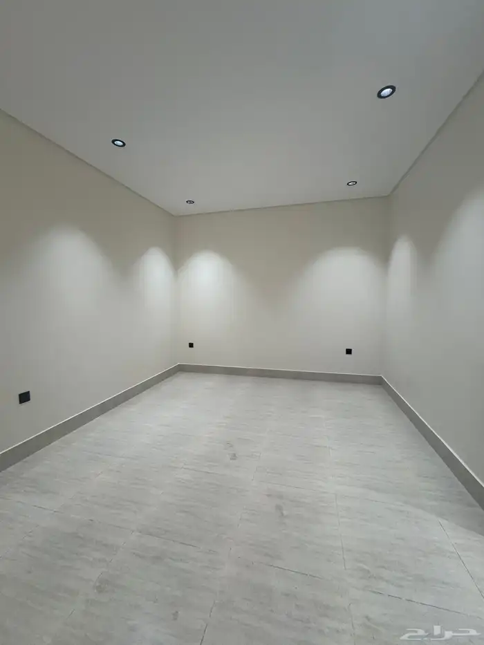 للبيع شقه ارضيه مداخل مستقله من 450 الف حى العروبه ابها 7