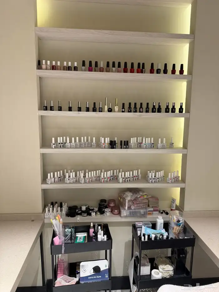 للتقبيل صالون نسائي 12