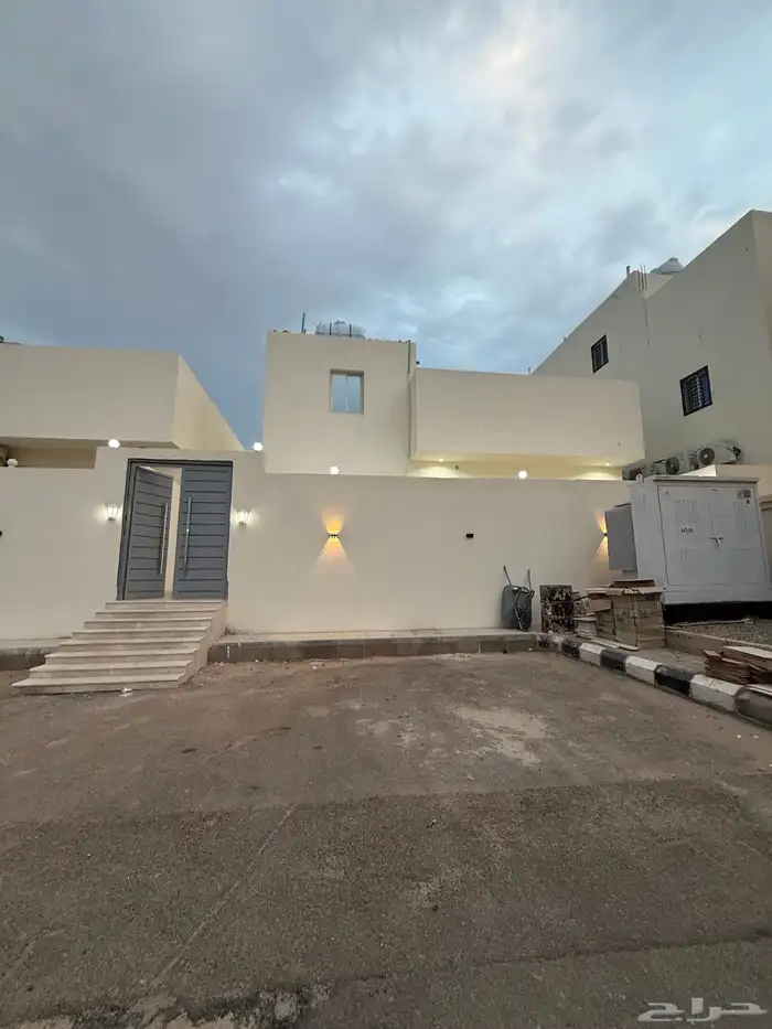 دور فاخر للبيع حي المحيسن النموذجي مقابل القطار شارعين 40