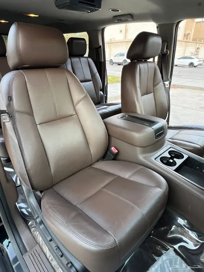 يوكن 2014 SLT ممشى 88 الف فقط 20