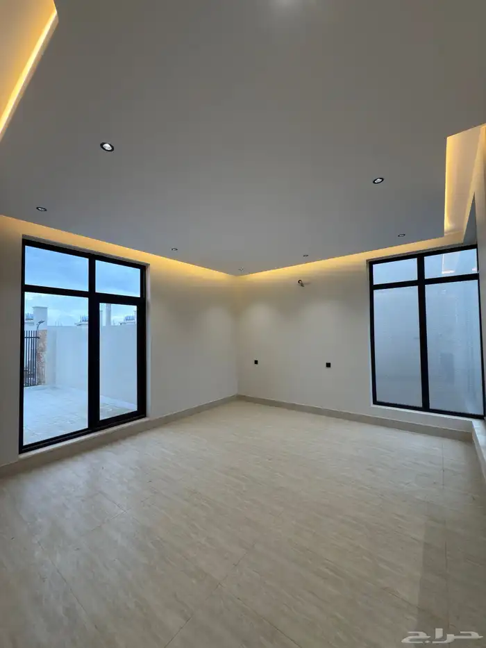 للبيع فلل مودرن دورين وملحق بتصميم عصري طريق المحاله 43