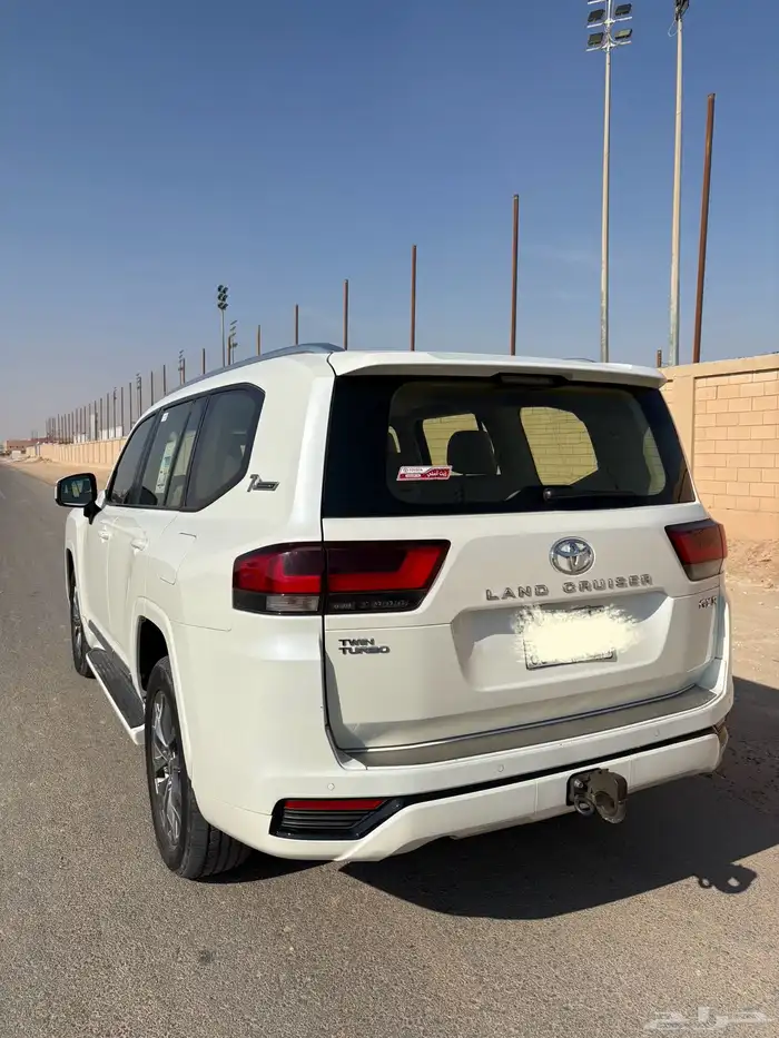 لاندكروزر 2022 8