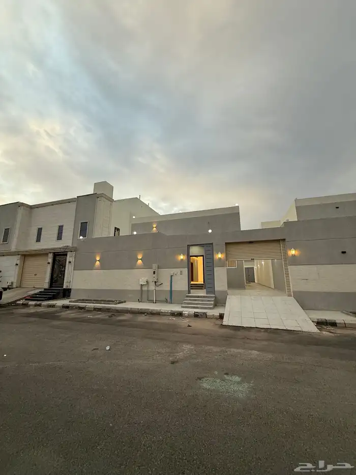 دور فاخر للبيع حي المحيسن النموذجي مقابل القطار شارعين 2