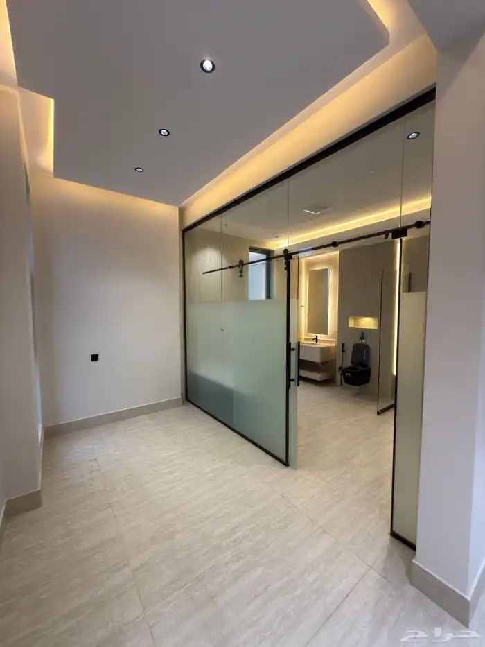 للبيع فلل مودرن دورين وملحق بتصميم عصري طريق المحاله 27