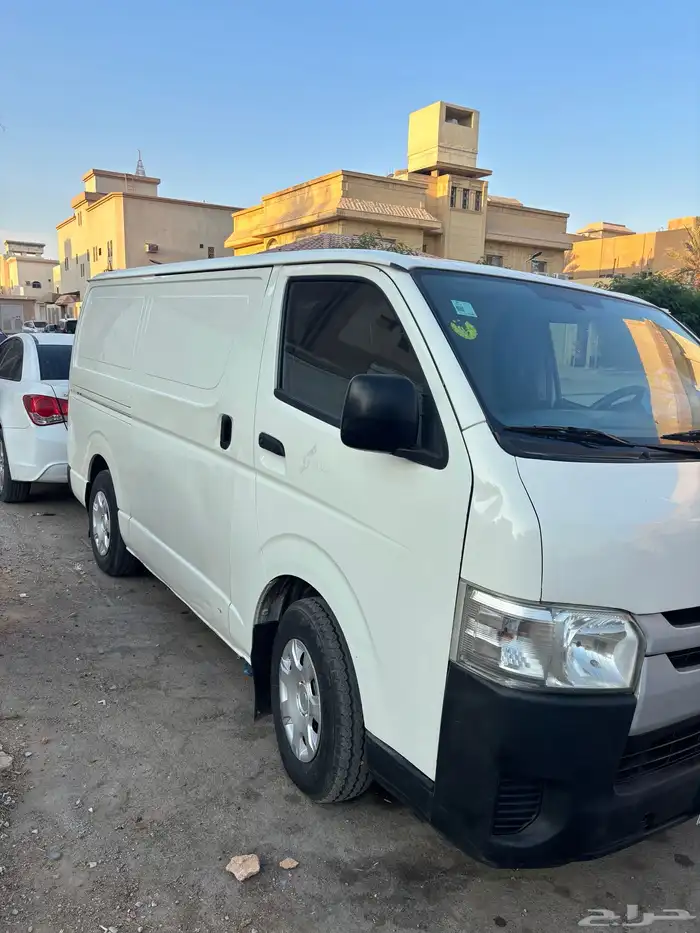 باص تايوتا 2016 3