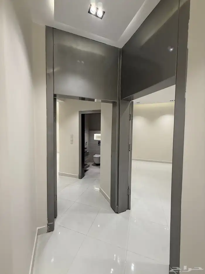 للبيع شقق أرضيه وشقق علويه بحي المعارض طريق ابها الخميس 30