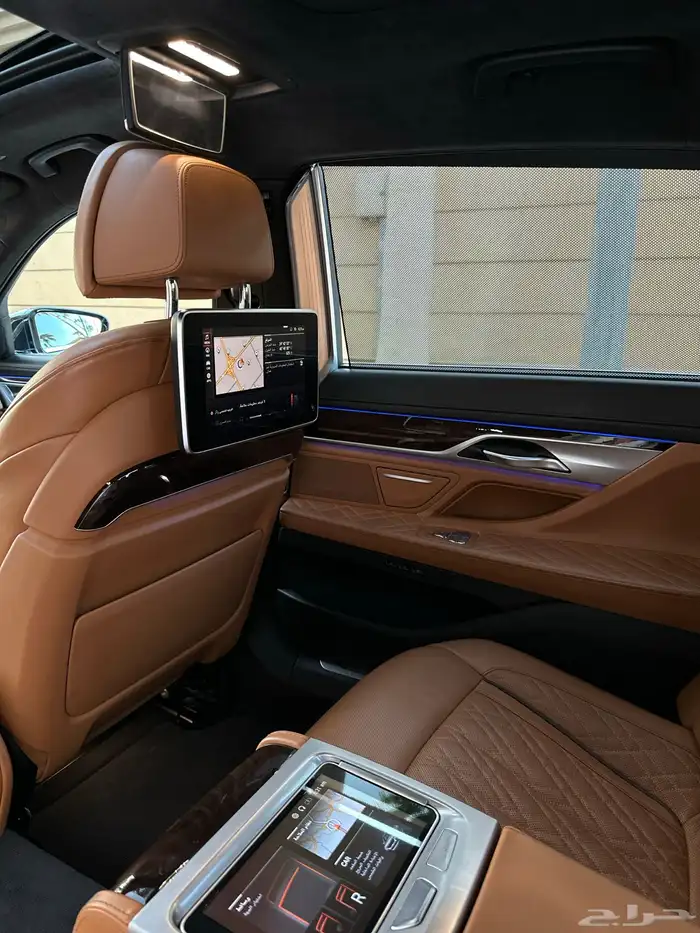 بي ام 740iL 2021 42