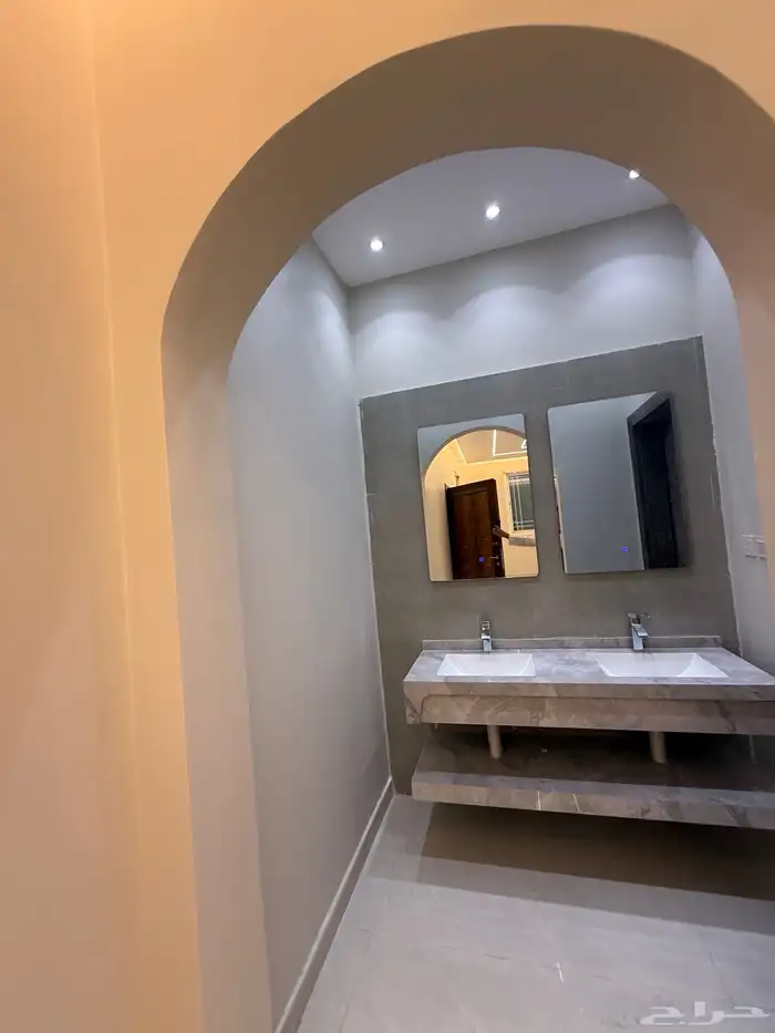 دور فاخر للبيع حي المحيسن النموذجي مقابل القطار شارعين 16