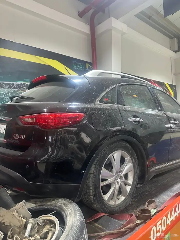 سيارة مصدومة انفنيتي qx70 2017 1