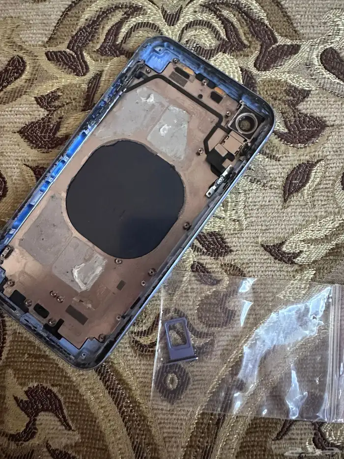 خلفية ايفون اكس ار لون ازر 1