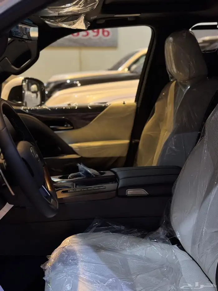 لكزس بي بي 2025 سعودي ابيض داخلي ابيض 8