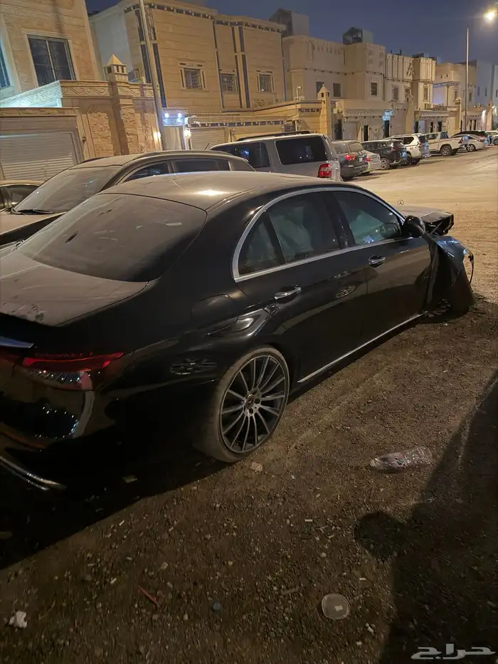 للبيع مرسيدس مصدومه 052 2021 4