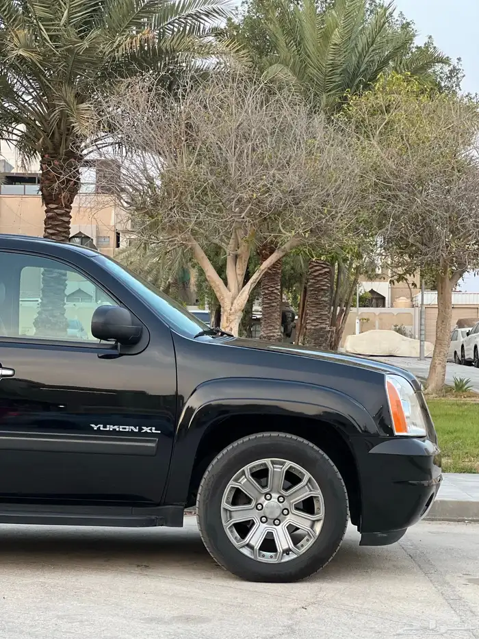 يوكن 2014 SLT ممشى 88 الف فقط 9