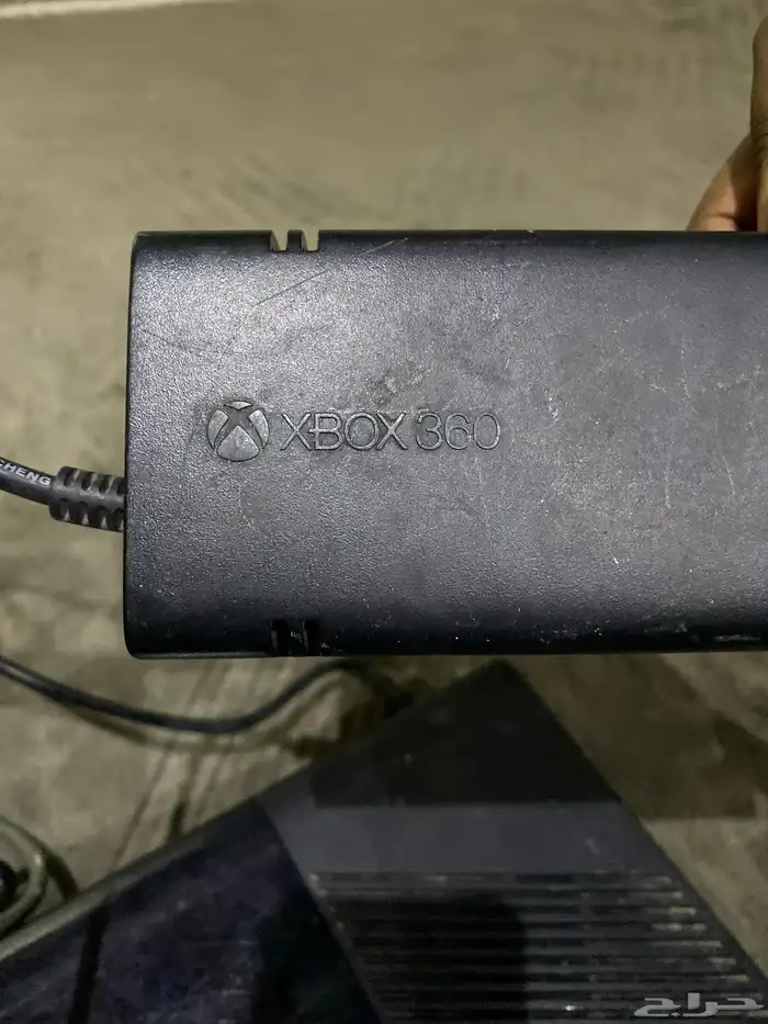اكس بوكس 360 شغال لايشكو من شي يوجد شريط يد واحده موجوده 1