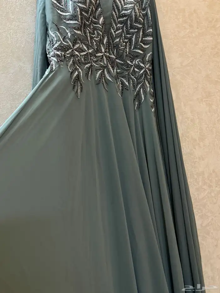 فساتين سهرة و أعراس نظيفة استخدام خفيف جاهز للبس 8