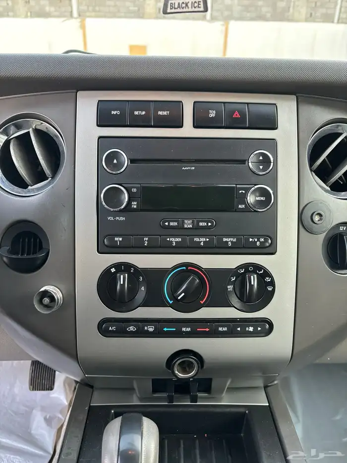 فورد اكسبديشن 2013 نص فل طويل سعودي XLT بدون دبل 24