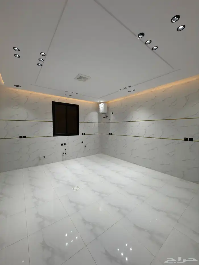 شقق علويه 6 غرف بتصميم مودرن مقابل ممشي الراقي -بسعر 550الف 12