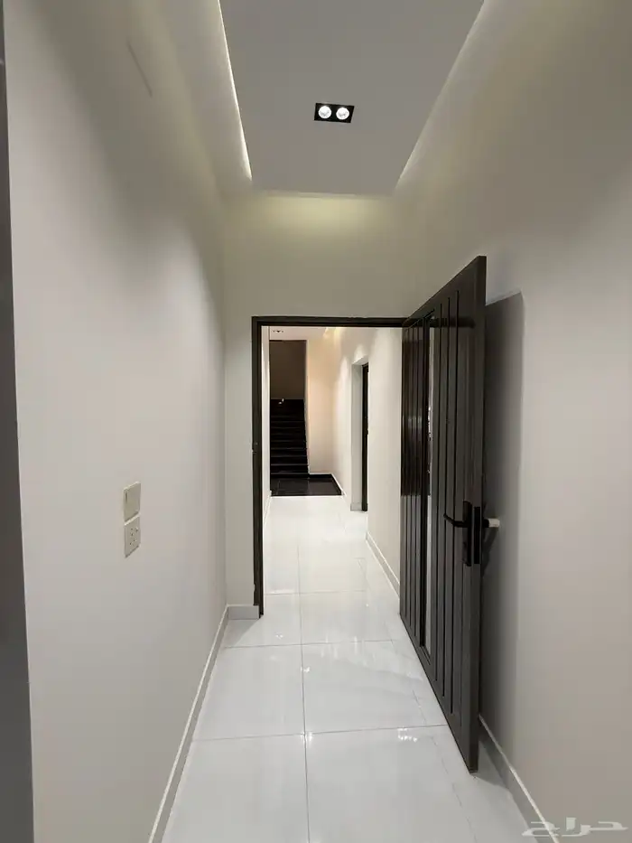 للبيع شقق أرضيه وشقق علويه بحي المعارض طريق ابها الخميس 24