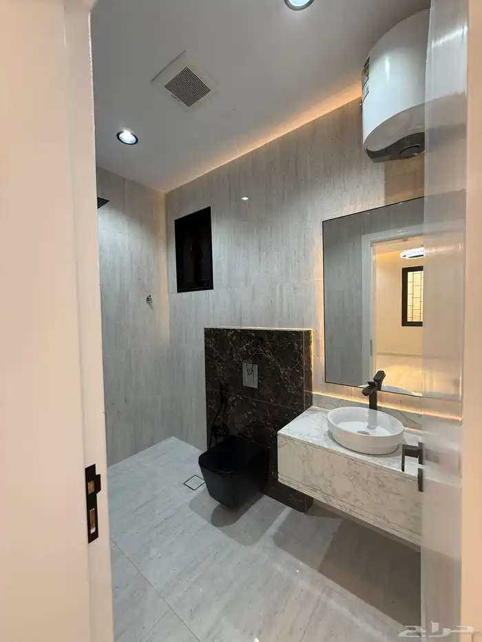 للبيع شقق سكنية فاخرة بمساحات واسعه ب اسطح خاصة ومصعد شغال 20