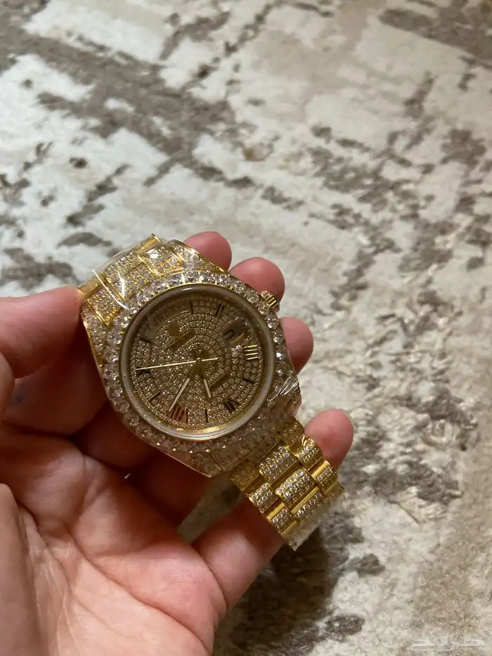 ساعة فخمة من رولكس جديدة 0