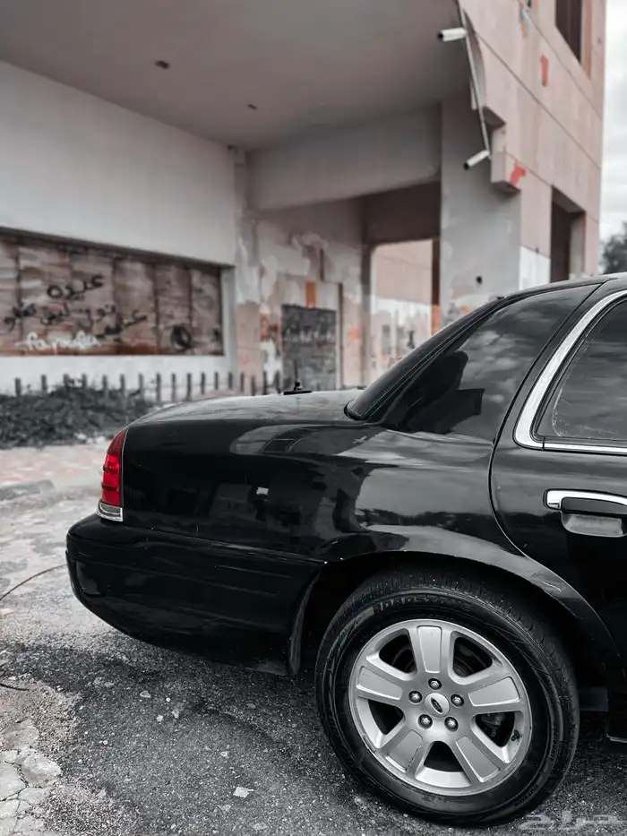 Ford Crown Victoria 2010 1