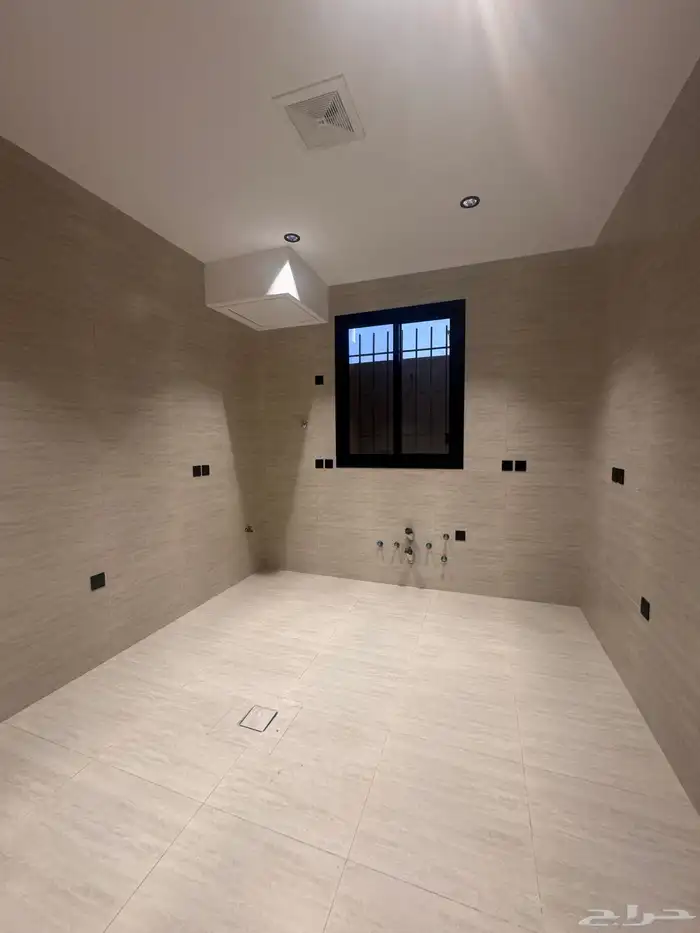 للبيع شقه ارضيه مداخل مستقله من 450 الف حى العروبه ابها 11