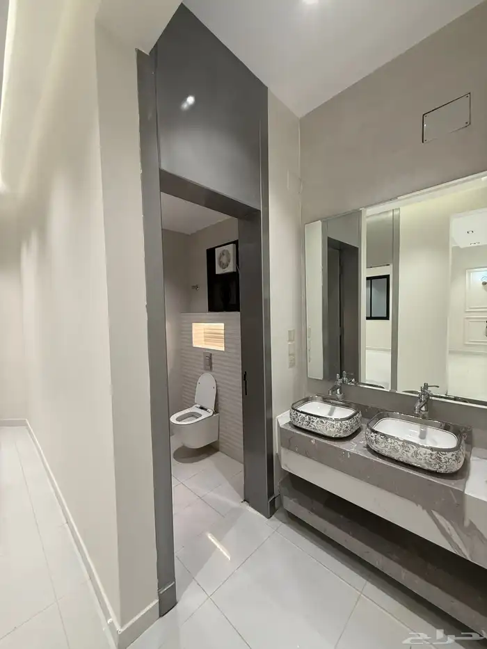 للبيع شقق أرضيه وشقق علويه بحي المعارض طريق ابها الخميس 14