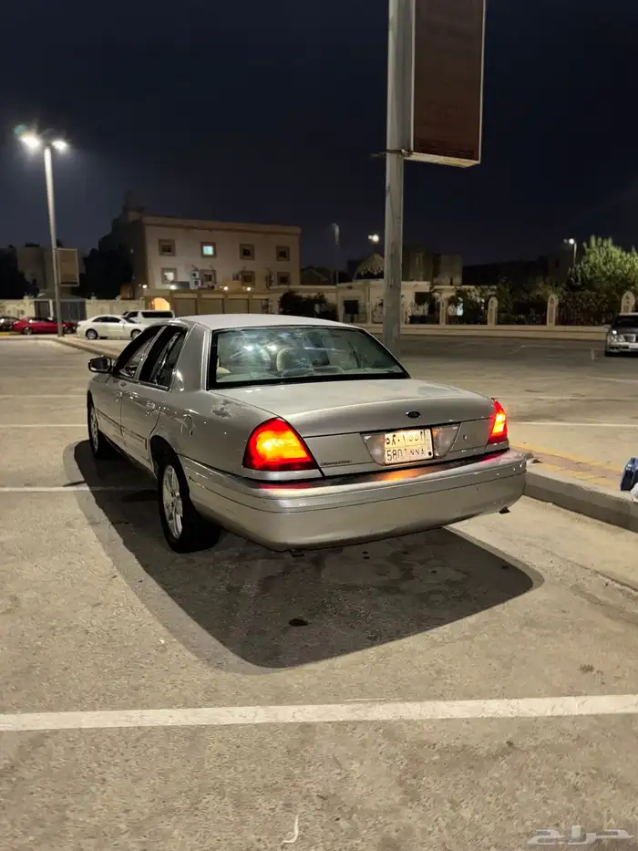 فورد فكتوريا 2004 4