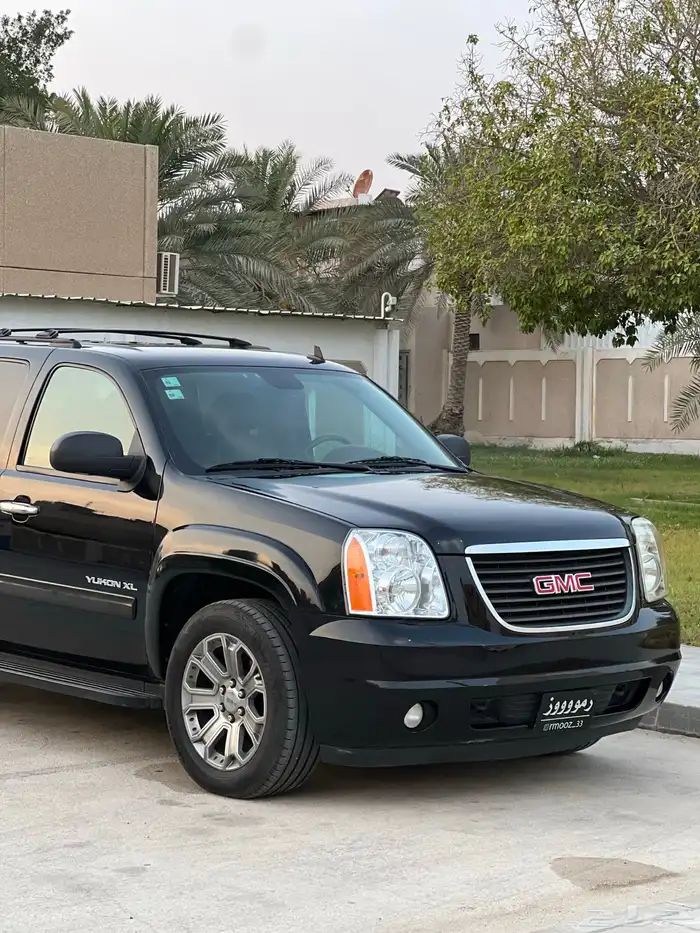 يوكن 2014 SLT ممشى 88 الف فقط 12