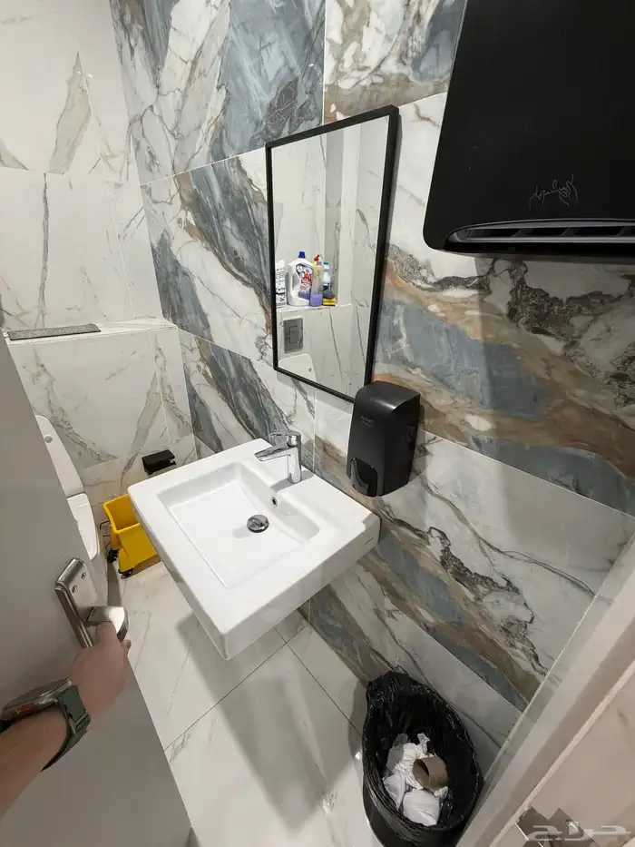 للتقبيل صالون نسائي 42