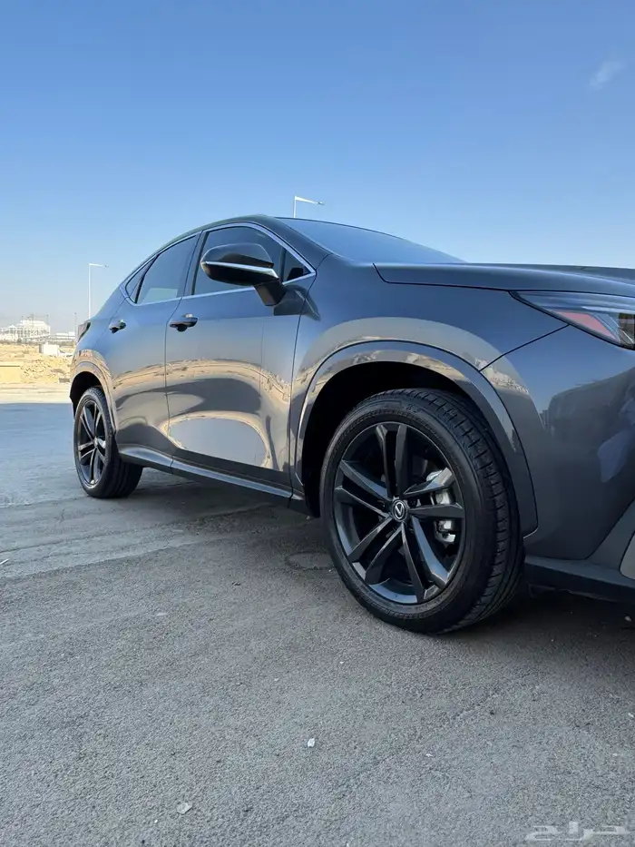 لكزس NX عبداللطيف جميل 350 4