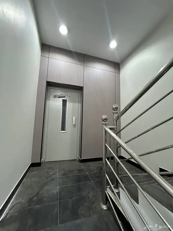 للبيع ادوار ارضي بحوش وارواف علويه بملحق دره الموسي 16