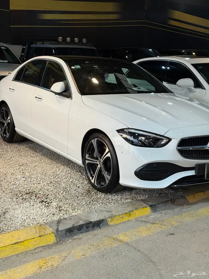 مرسيدس C300 2024 فل كامل فورماتك شبه وكالة 7000 كلم فقط 0