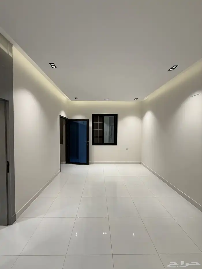 للبيع شقق أرضيه وشقق علويه بحي المعارض طريق ابها الخميس 21