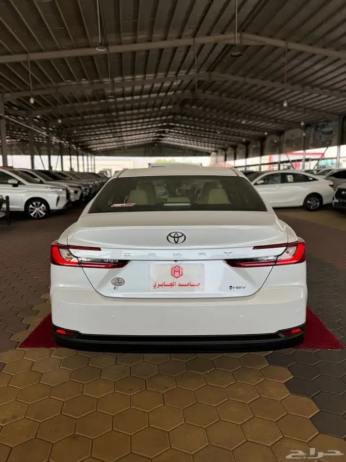 تويوتا   كامري E هايبرد2025 جديد سعودي 100.950 شامل الضريبة 3