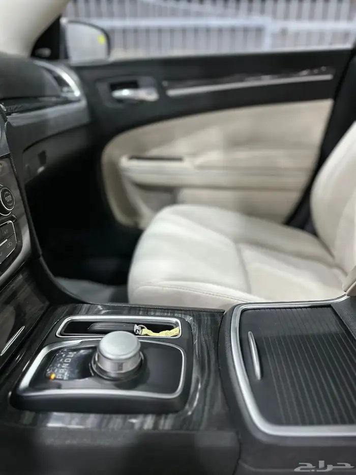 كرايسلر C300 نص فل 2021 هيمي V8 5.7 معرض(الرشيدي) 18