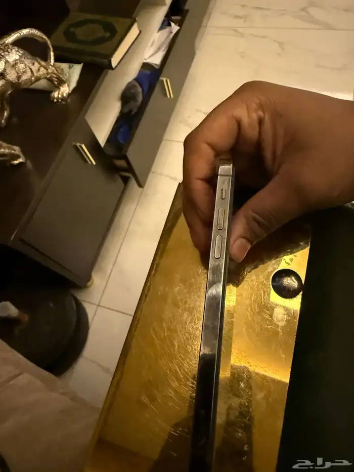 للبيع ايفون 12 برو 4