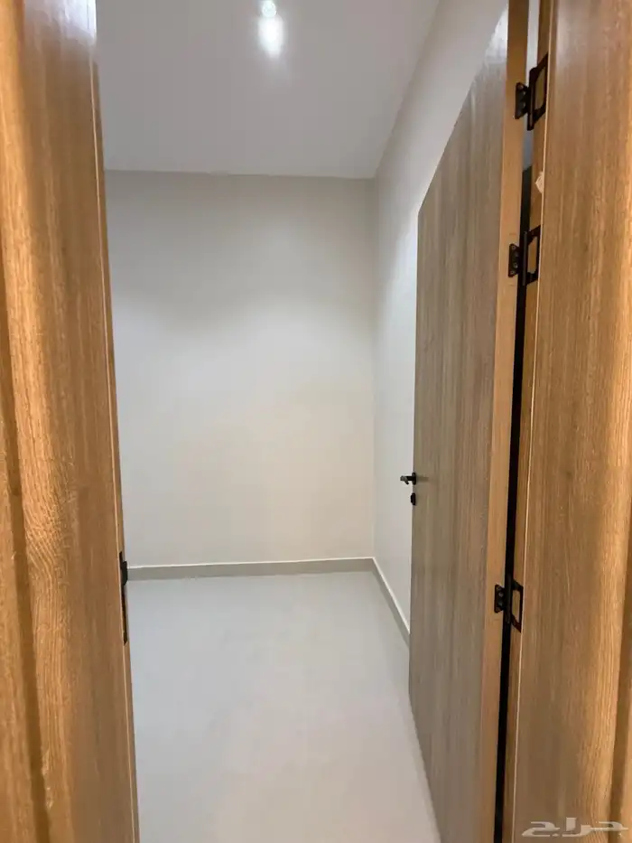 دور للبيع حي الشروق على اليمين 5 غرف فاخر شغل شخصي 8